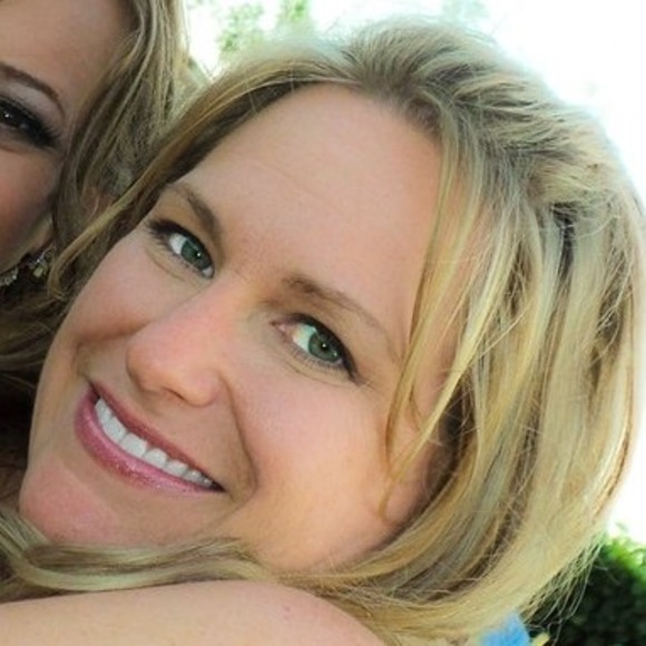 Meet your Posher, Christy - Picture 1 of 1